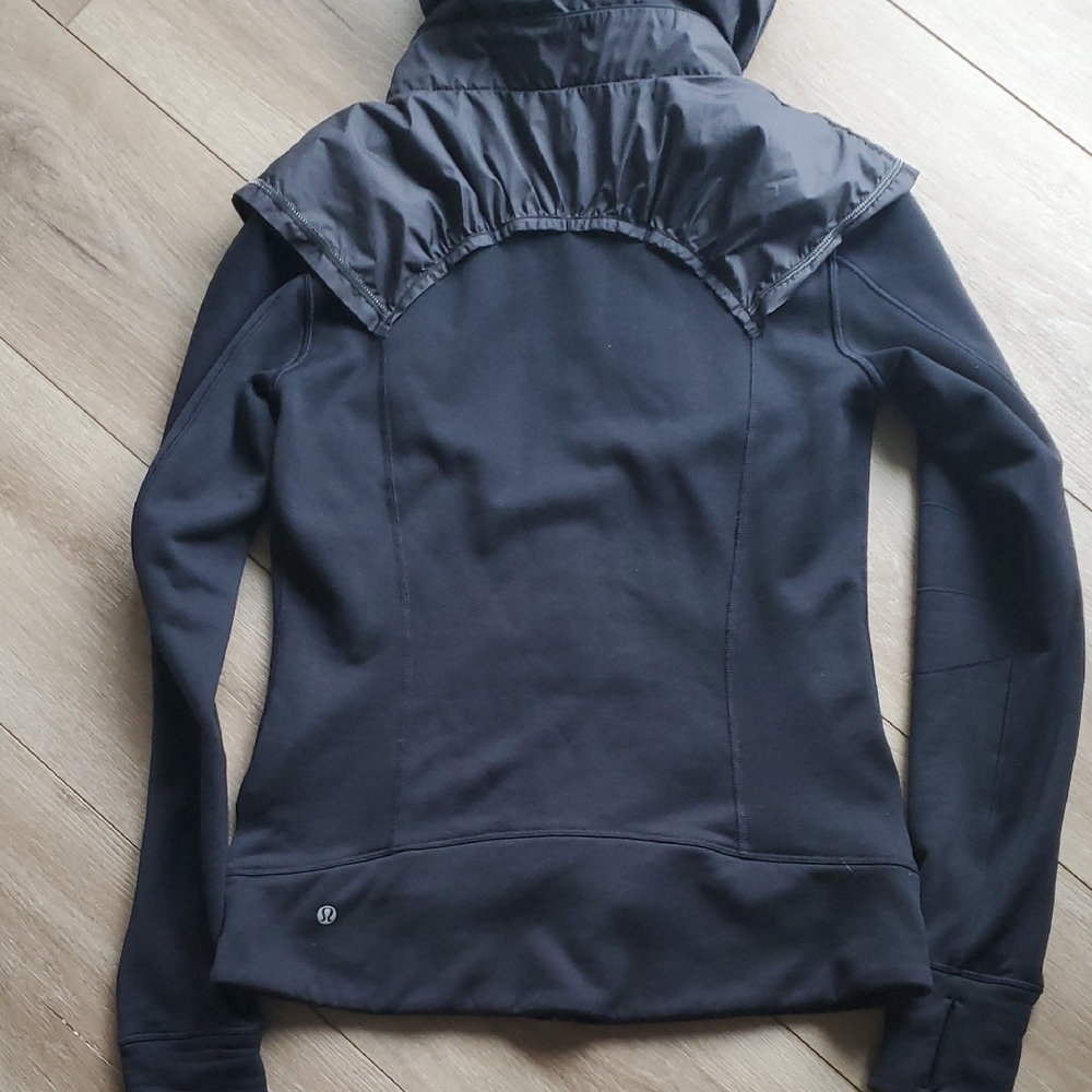 Lululemon Snug Sprinter Jacket Size 8 - Picture 9 of 16